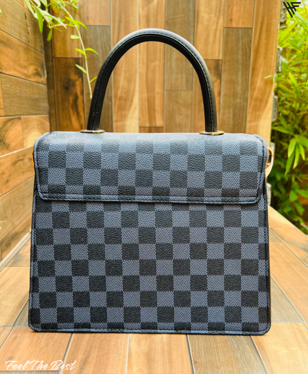 Elevate Your Look with Our HandfeelBD Elegant Shoulder Bag! - Image 3