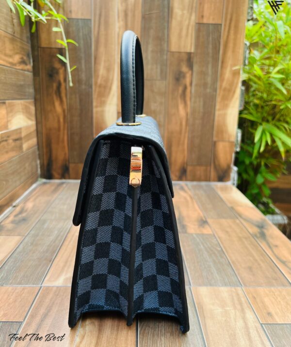 Elevate Your Look with Our HandfeelBD Elegant Shoulder Bag! - Image 2